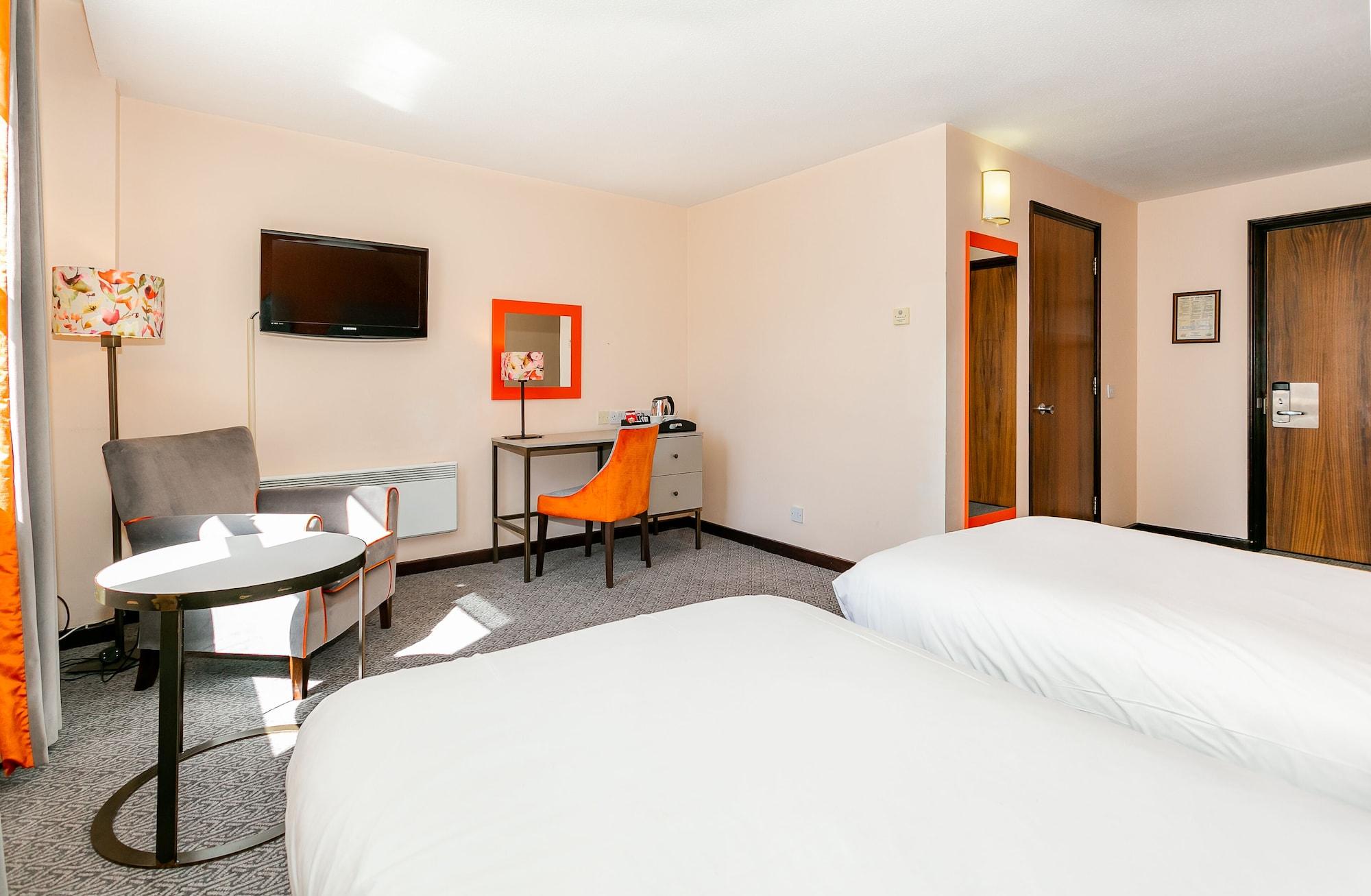 Cedar Court Hotel Харрогейт Экстерьер фото
