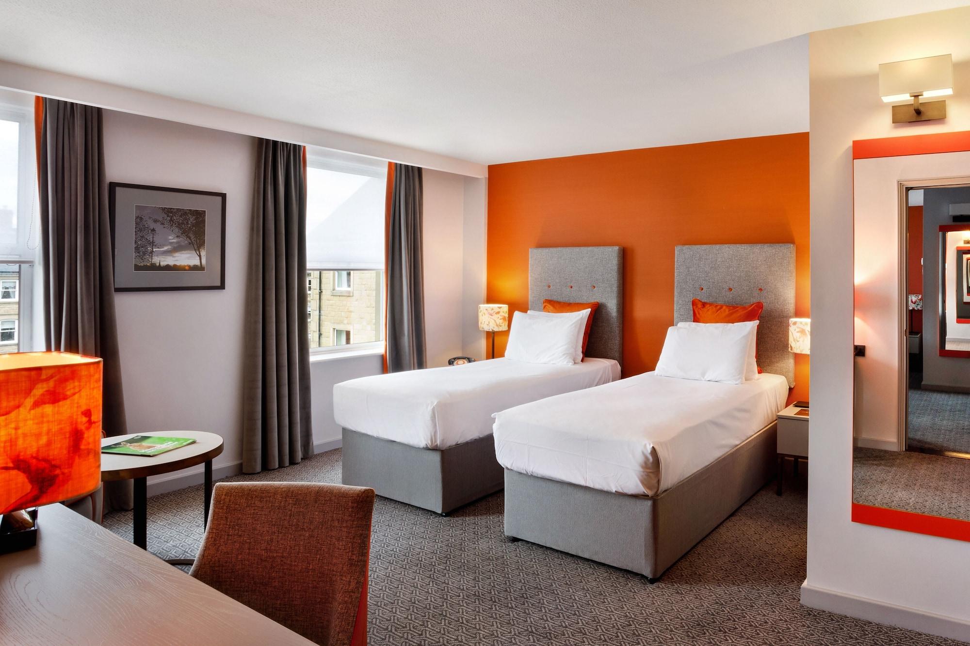 Cedar Court Hotel Харрогейт Экстерьер фото