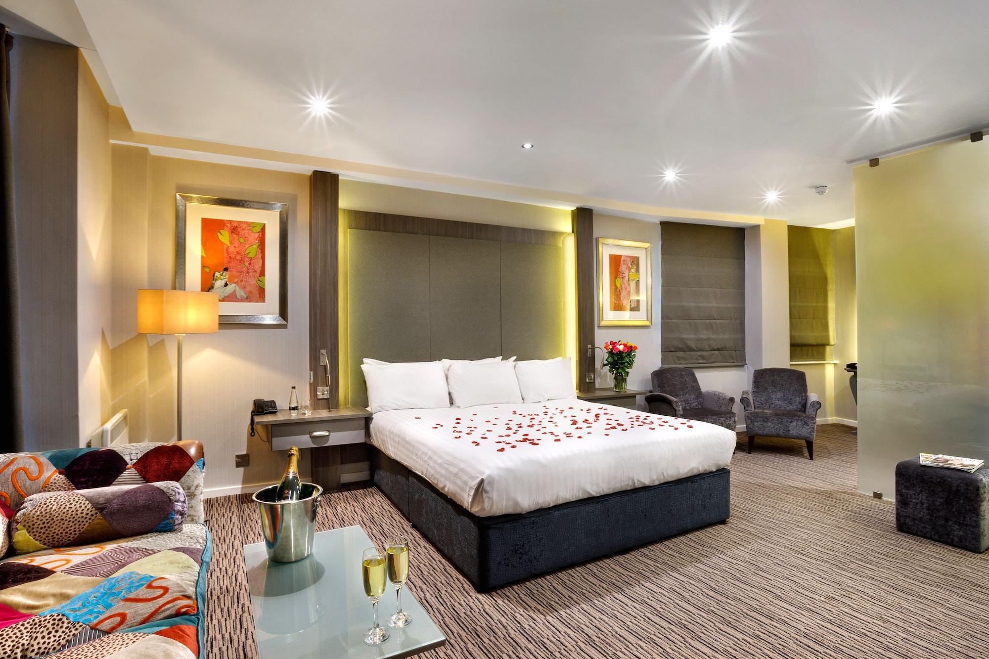 Cedar Court Hotel Харрогейт Экстерьер фото