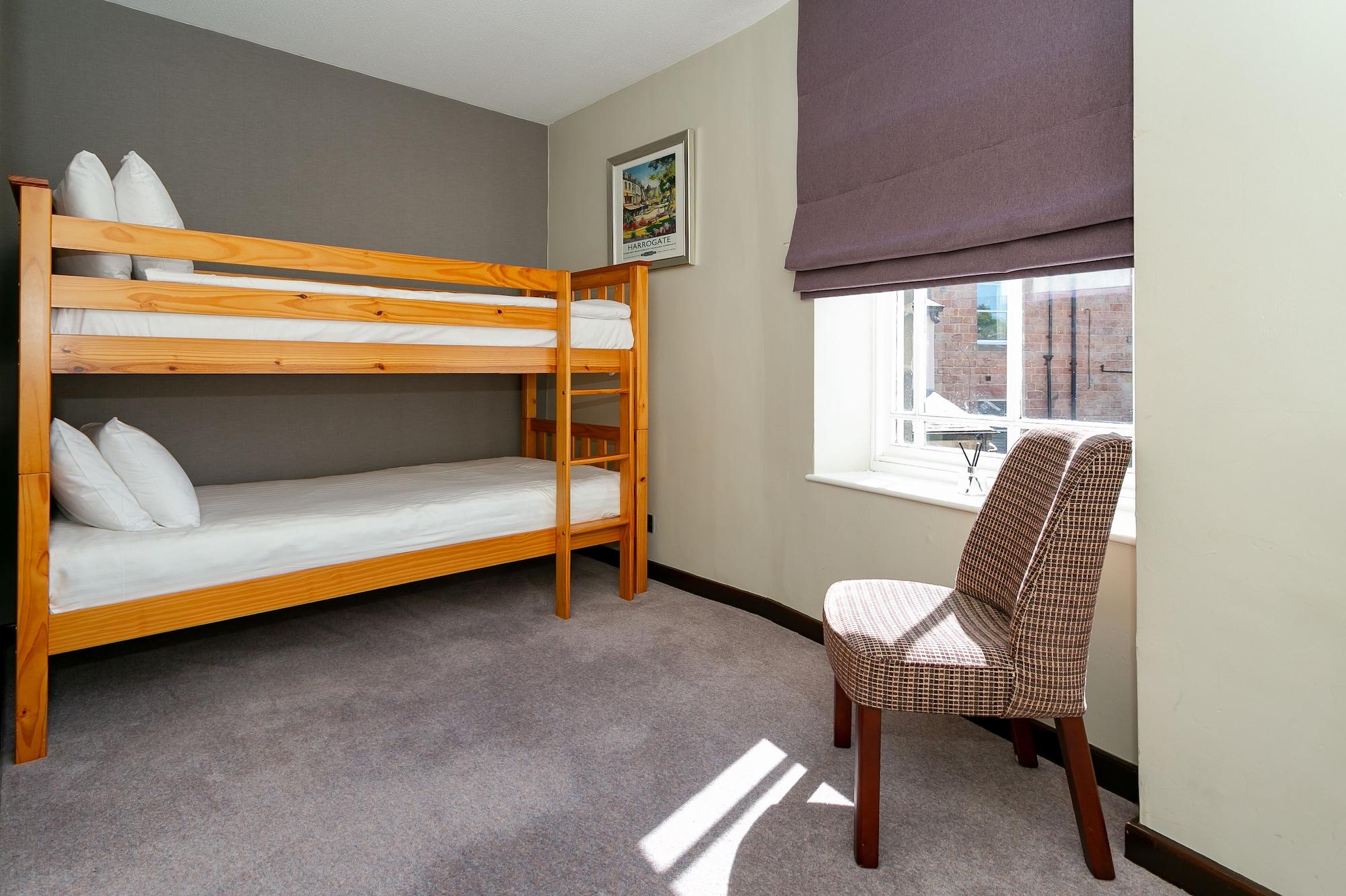 Cedar Court Hotel Харрогейт Экстерьер фото