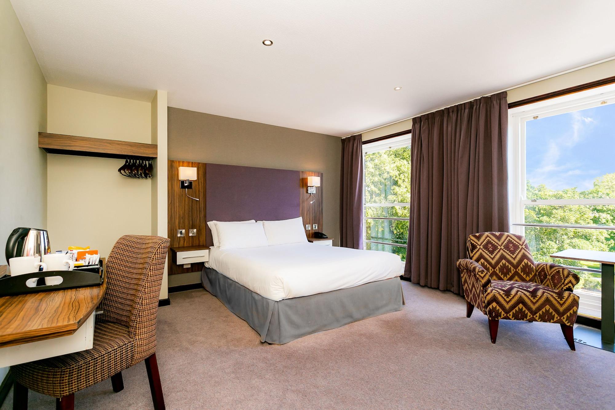 Cedar Court Hotel Харрогейт Экстерьер фото