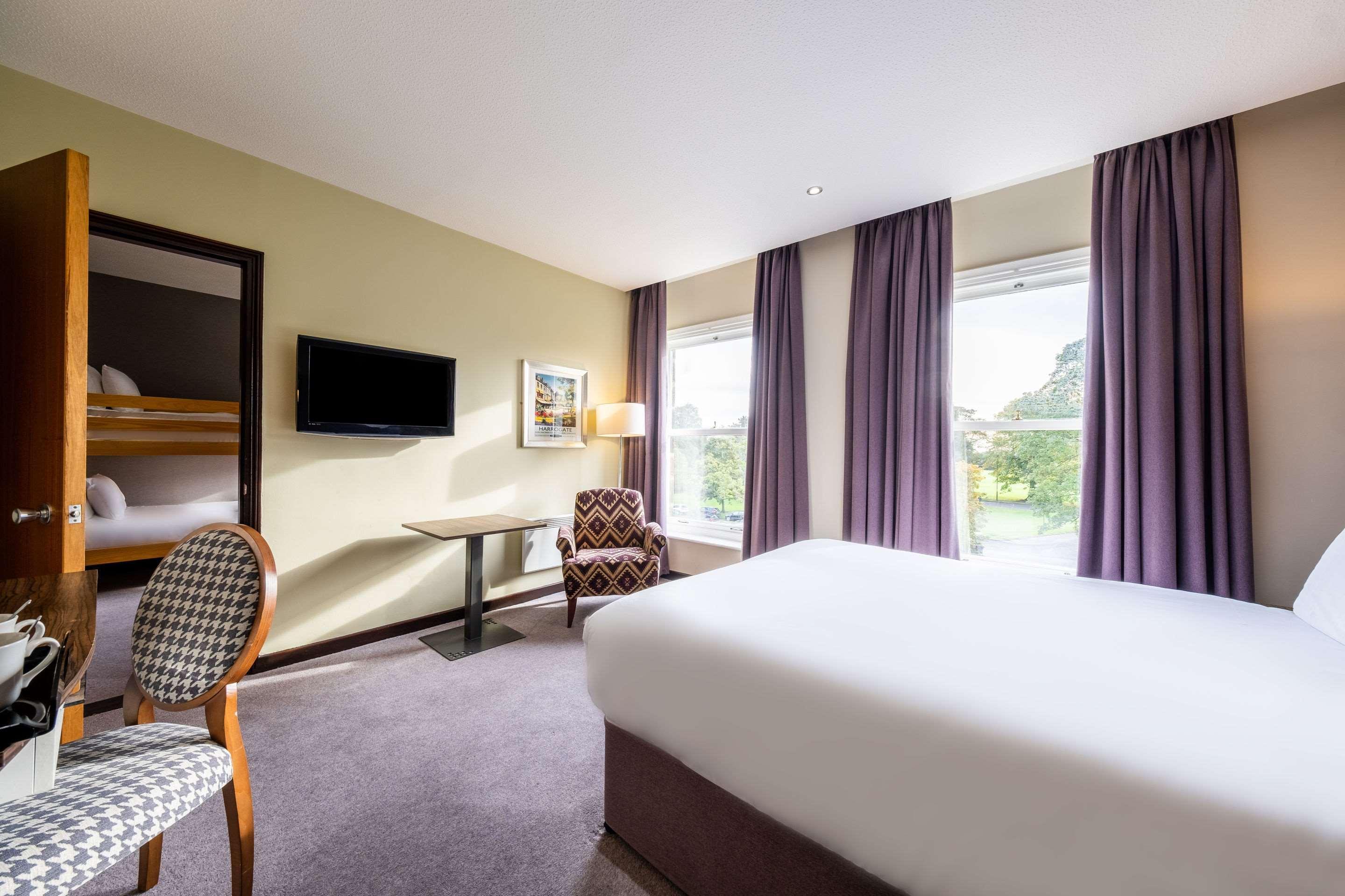 Cedar Court Hotel Харрогейт Экстерьер фото