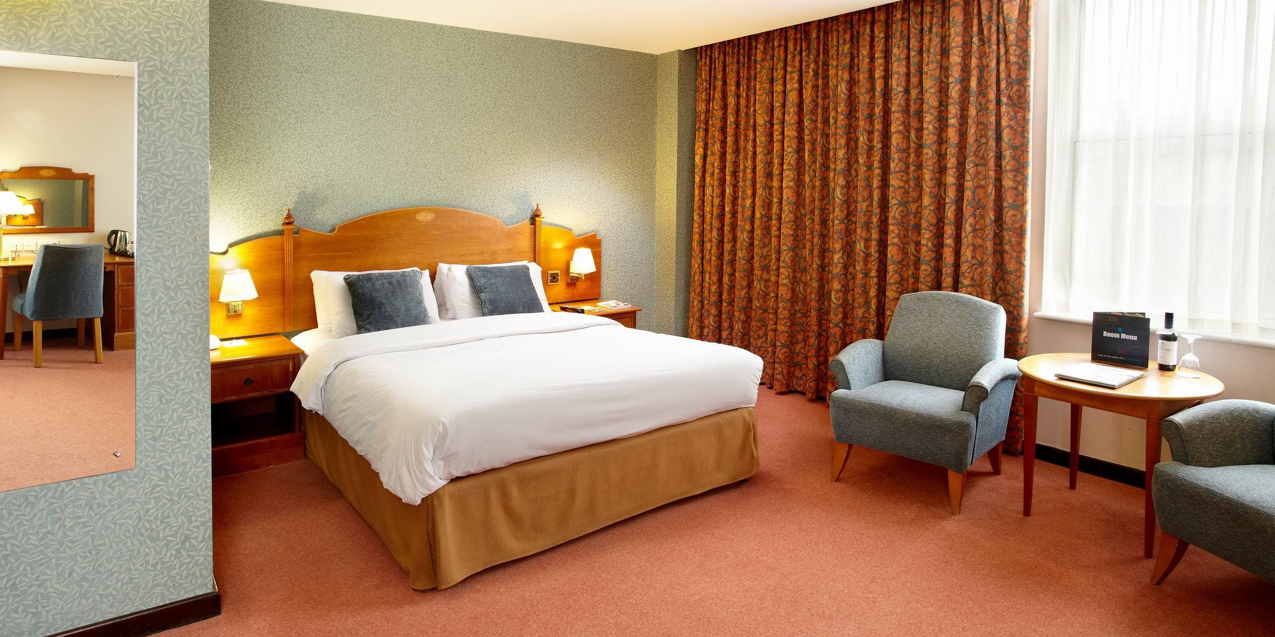 Cedar Court Hotel Харрогейт Экстерьер фото