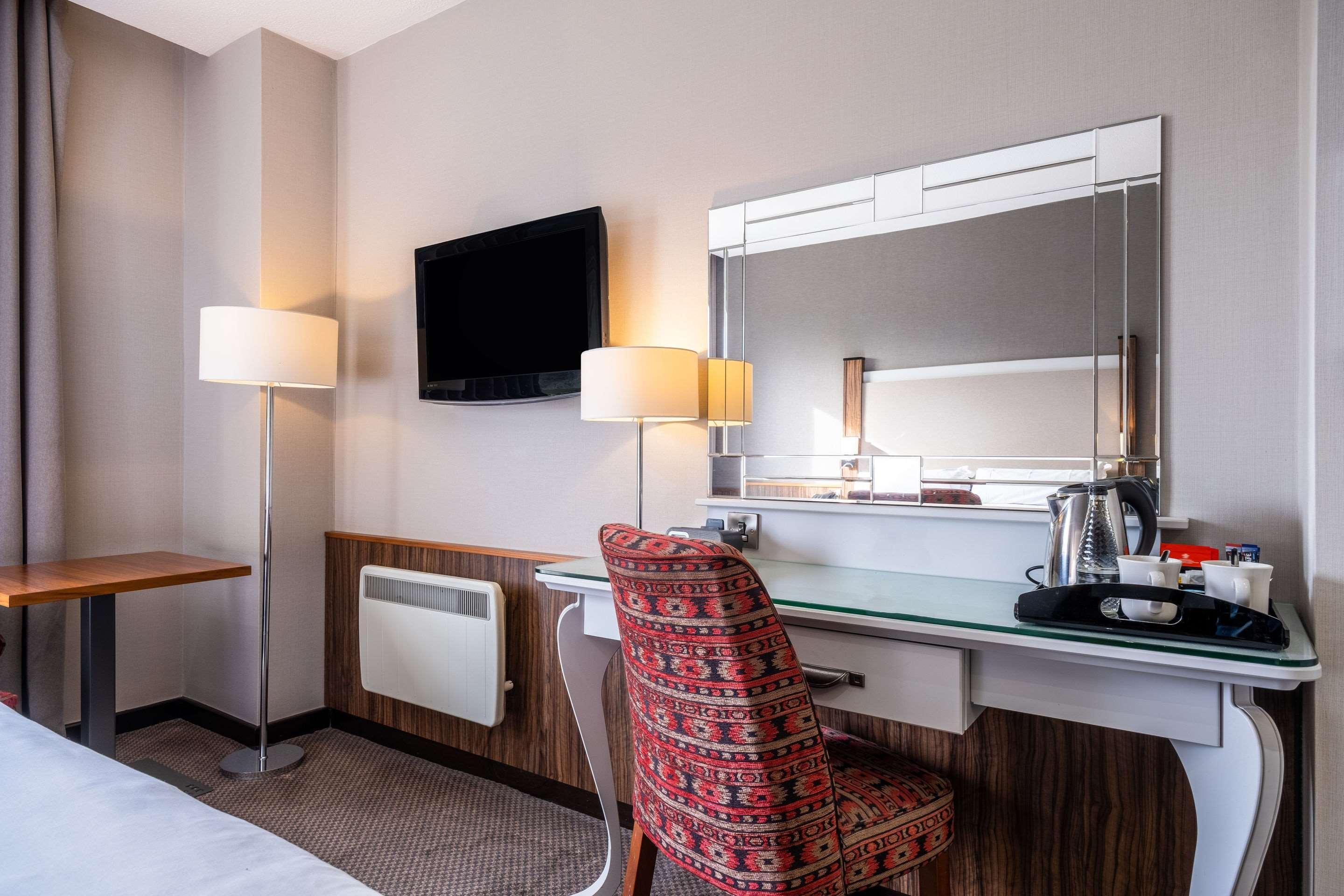 Cedar Court Hotel Харрогейт Экстерьер фото