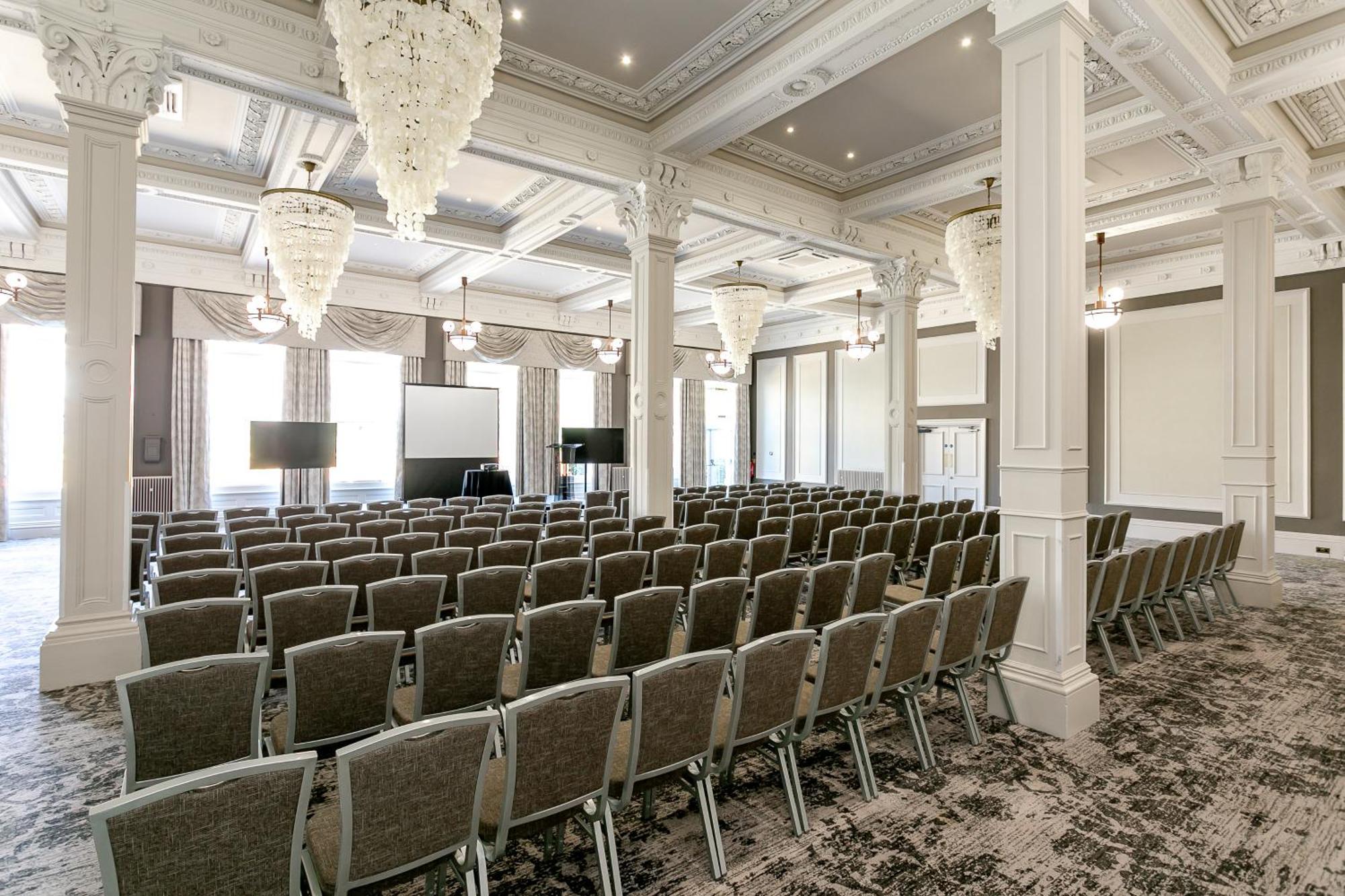 Cedar Court Hotel Харрогейт Экстерьер фото